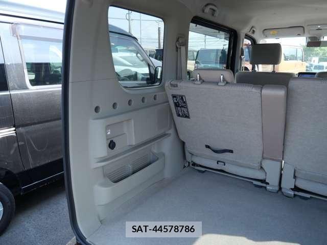 Suzuki EVERY WAGON 2015-06 8314389-22