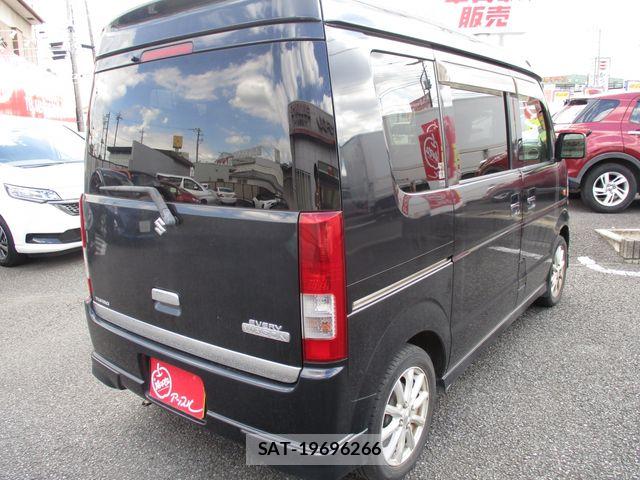 Suzuki EVERY WAGON 2008-10 8354432-2