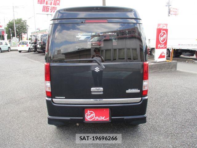 Suzuki EVERY WAGON 2008-10 8354432-4
