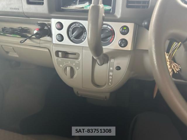 Suzuki EVERY WAGON 2014-01 8354428-17