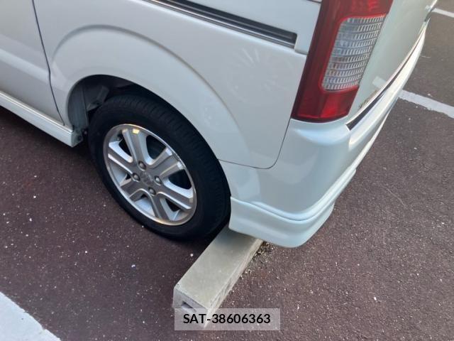 Suzuki EVERY WAGON 2010-04 8365858-4