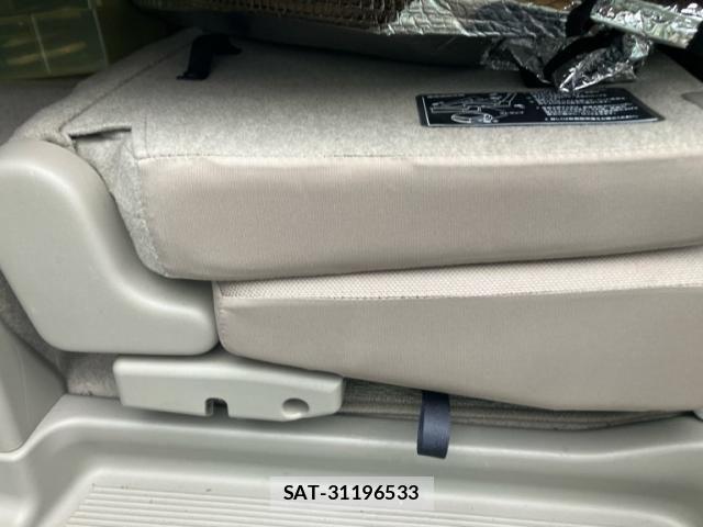 Suzuki EVERY WAGON 2016-03 8412323-12