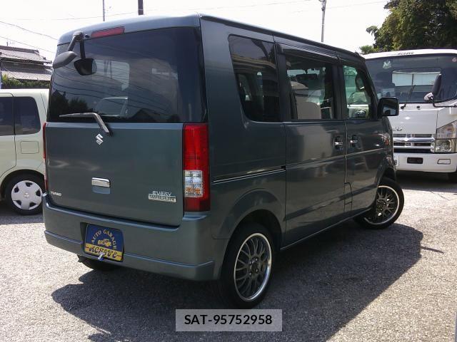 Suzuki EVERY WAGON 2006-03 8561862-3