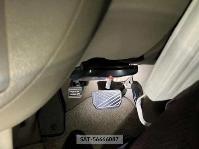 Suzuki EVERY WAGON 2013-09 8626704-23