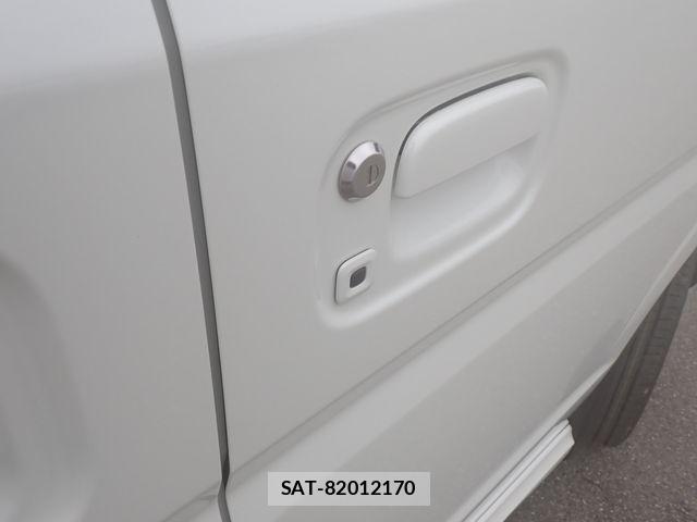 Suzuki EVERY WAGON 2026-06 8666119-12