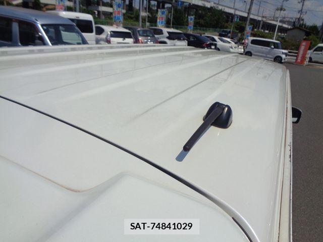 Suzuki EVERY WAGON 2015-04 8742026-25
