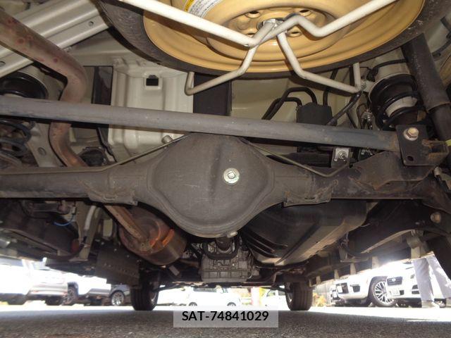 Suzuki EVERY WAGON 2015-04 8742026-27