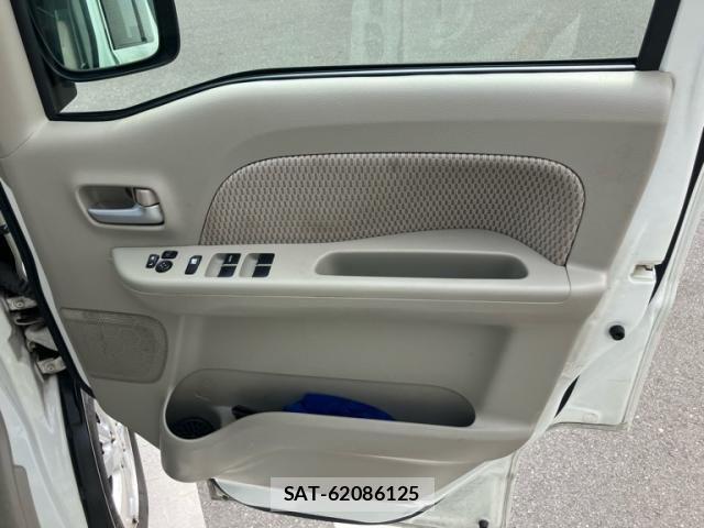 Suzuki EVERY WAGON 2016-04 8828972-11