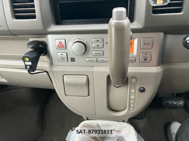 Suzuki EVERY WAGON 2010-11 8848931-15