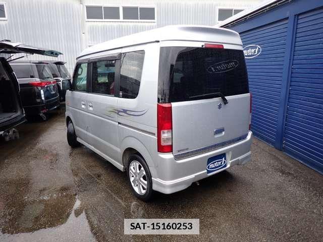 Suzuki EVERY WAGON 2008-11 1380622-4