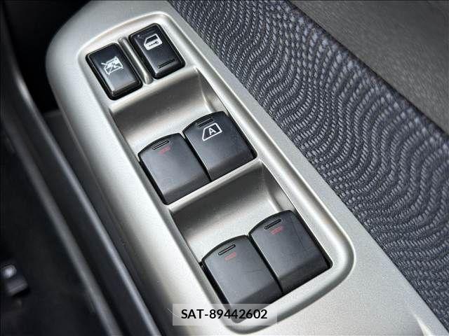 Subaru EXIGA 2011-04 6993484-28