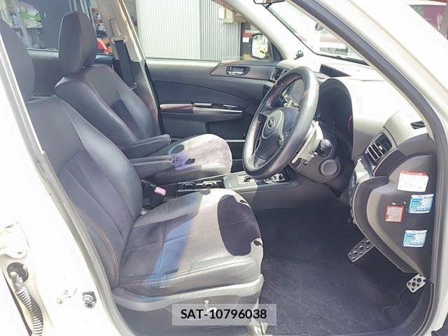 Subaru EXIGA 2013-12 8245174-19