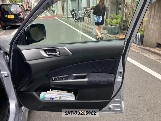 Subaru EXIGA 2012-10 8335795-13