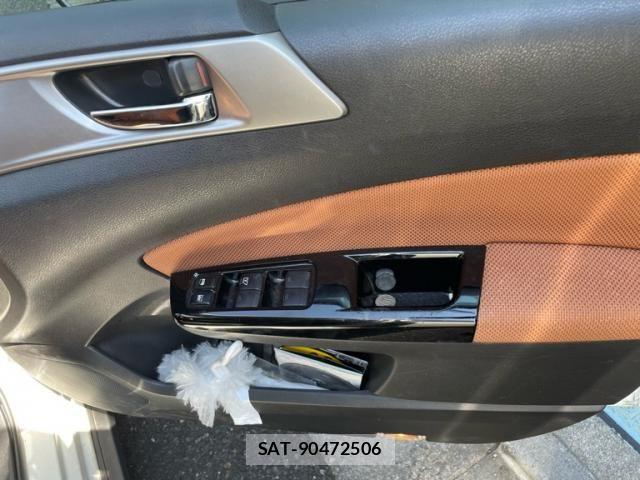 Subaru EXIGA CROSSOVER 2015-10 6993502-19