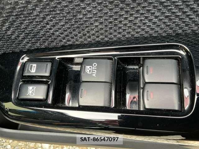 Subaru EXIGA CROSSOVER 2017-04 7218353-13