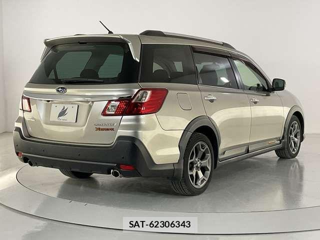 Subaru EXIGA CROSSOVER 2017-12 7218363-4