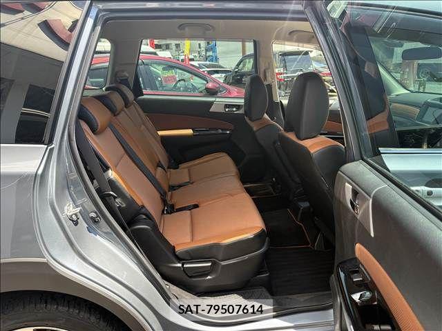 Subaru EXIGA CROSSOVER 2015-12 7454245-17