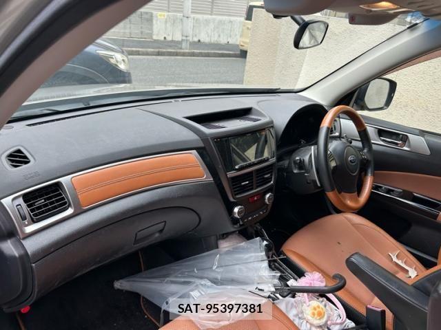 Subaru EXIGA CROSSOVER 2015-12 7876408-13