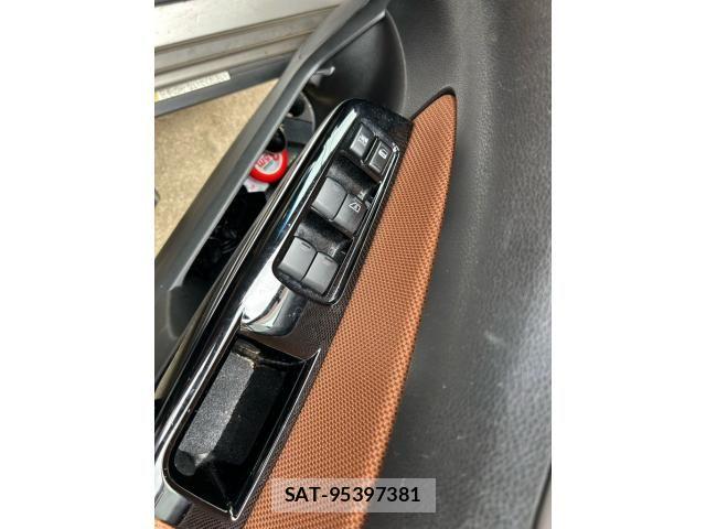 Subaru EXIGA CROSSOVER 2015-12 7876408-19