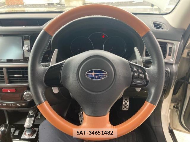 Subaru EXIGA CROSSOVER 2015-11 8073725-17
