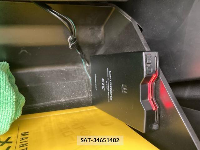 Subaru EXIGA CROSSOVER 2015-11 8073725-24