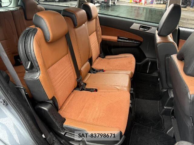 Subaru EXIGA CROSSOVER 2015-04 8073724-12