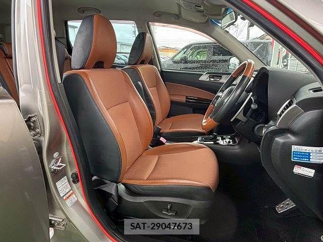 Subaru EXIGA CROSSOVER 2016-02 8245176-9