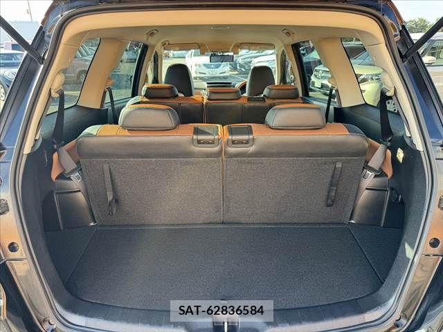 Subaru EXIGA CROSSOVER 2017-04 8354433-18