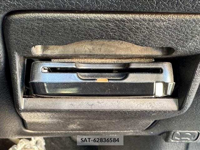 Subaru EXIGA CROSSOVER 2017-04 8354433-4