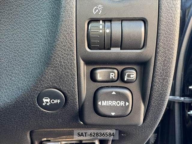 Subaru EXIGA CROSSOVER 2017-04 8354433-5
