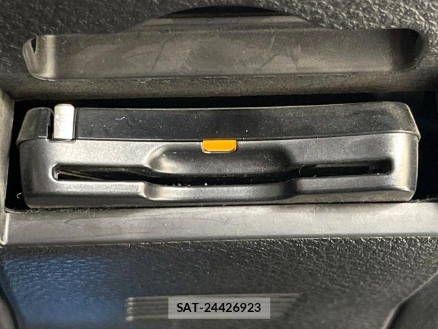 Subaru EXIGA CROSSOVER 2015-08 8438108-7
