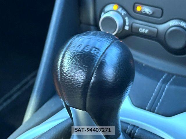 Nissan FAIRLADY Z 2017-02 3934098-4