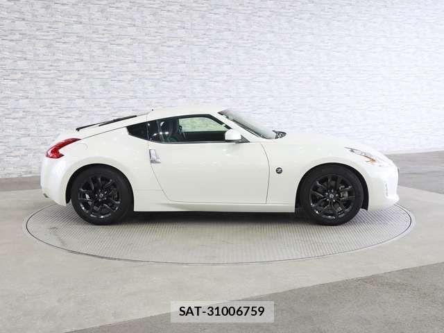 Nissan FAIRLADY Z 2017-02 4941050-12