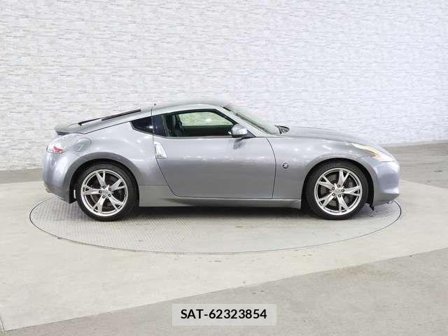 Nissan FAIRLADY Z 2011-06 6641557-13