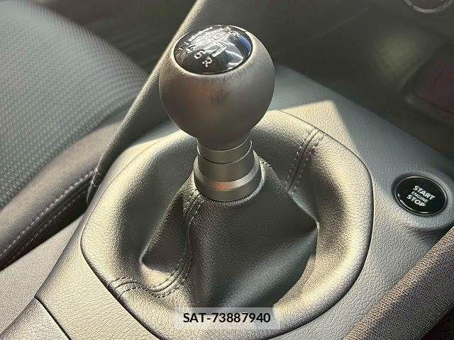 Nissan FAIRLADY Z 2025-03 6993503-15