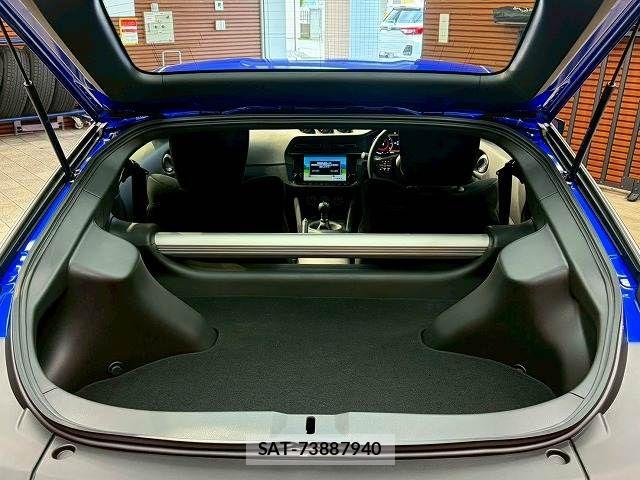 Nissan FAIRLADY Z 2025-03 6993503-19