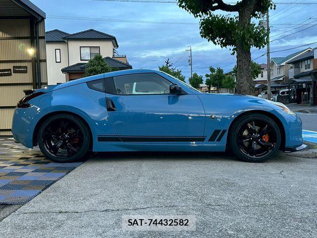 Nissan FAIRLADY Z 2012-01 7250762-11