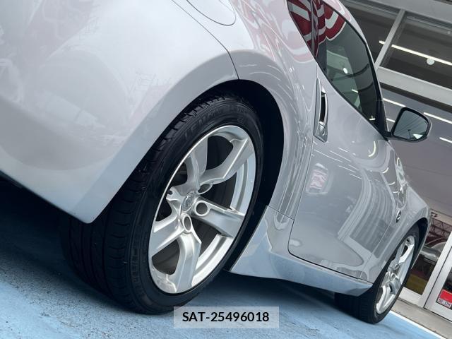 Nissan FAIRLADY Z 2011-06 7357715-16