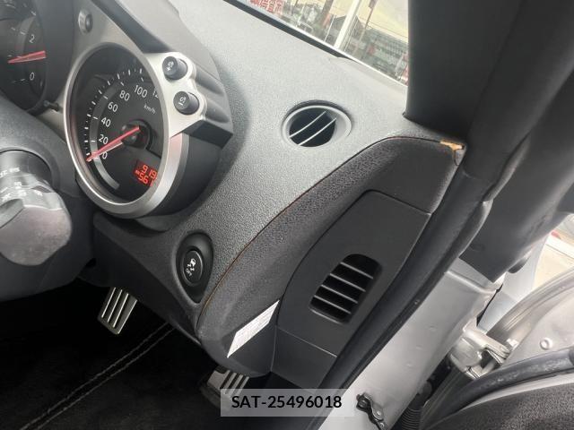 Nissan FAIRLADY Z 2011-06 7357715-22