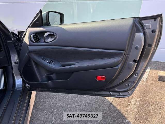 Nissan FAIRLADY Z 2025-02 7390915-12