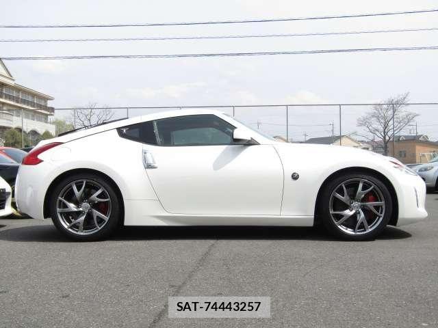 Nissan FAIRLADY Z 2015-04 7500527-25