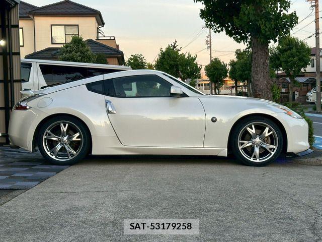 Nissan FAIRLADY Z 2010-11 7723254-11