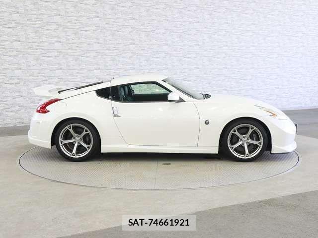 Nissan FAIRLADY Z 2010-03 8035496-13