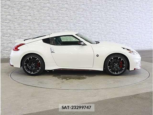 Nissan FAIRLADY Z 2017-01 8145796-12