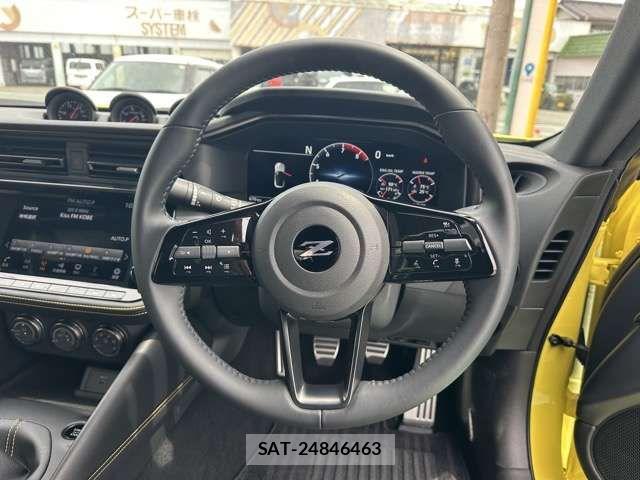 Nissan FAIRLADY Z 2022-11 8207480-8