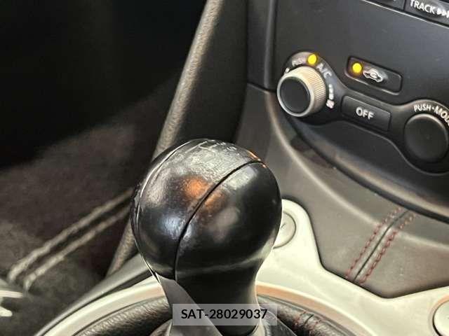 Nissan FAIRLADY Z 2011-12 8229908-6