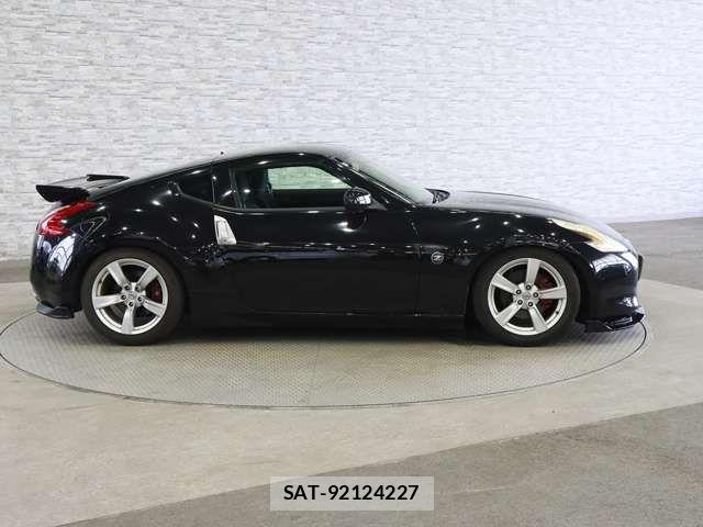 Nissan FAIRLADY Z 2011-03 8229912-12