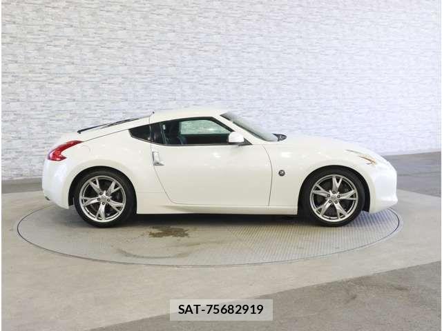 Nissan FAIRLADY Z 2009-01 8365883-13