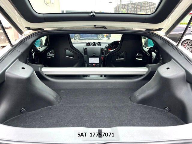 Nissan FAIRLADY Z 2015-09 8659028-6