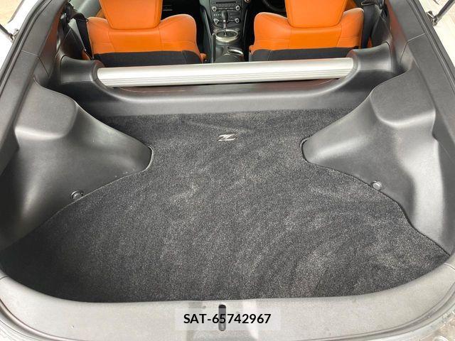 Nissan FAIRLADY Z 2009-02 8795933-11